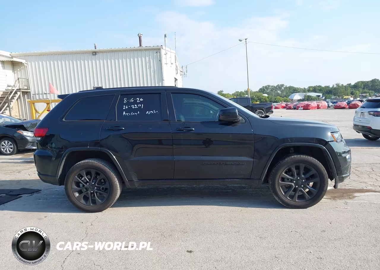 2017 Jeep Grand Cherokee Altitude VIN:1C4RJFAG3HC781383 - 13