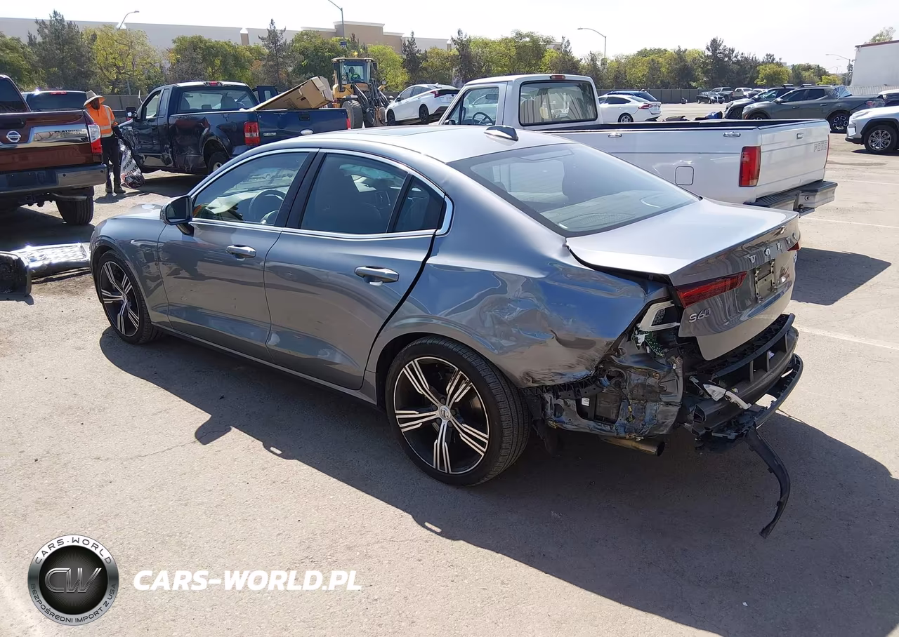 2019 Volvo S60 T6 Inscription VIN:7JRA22TL0KG015593 - 3