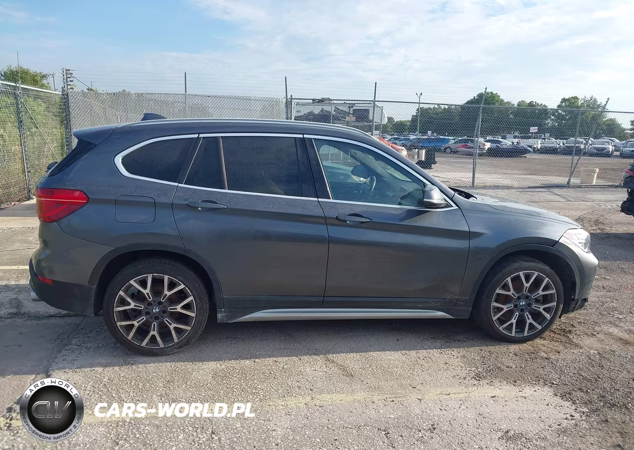 2021 BMW X1 xDrive28I VIN:WBXJG9C06M5T33833 - 13
