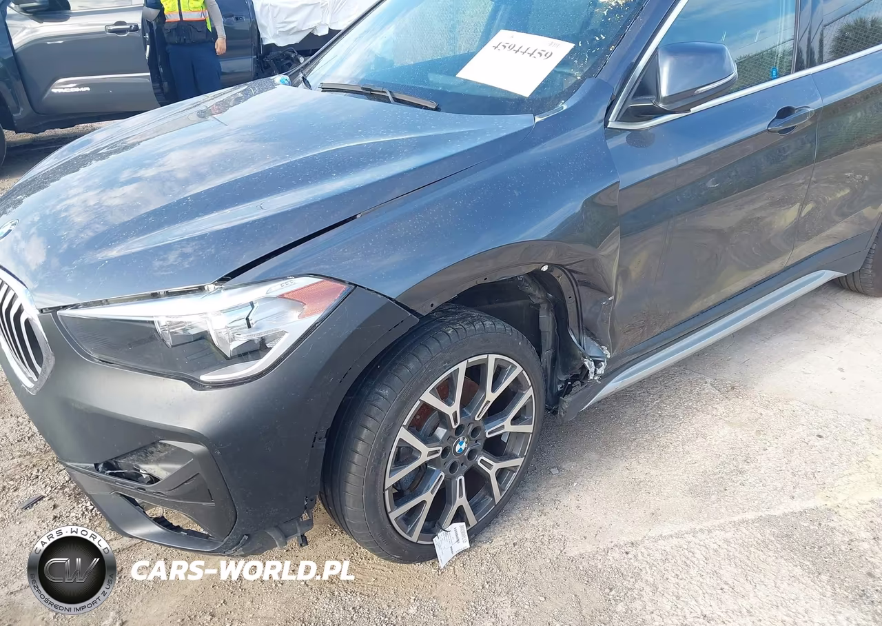 2021 BMW X1 xDrive28I VIN:WBXJG9C06M5T33833 - 17