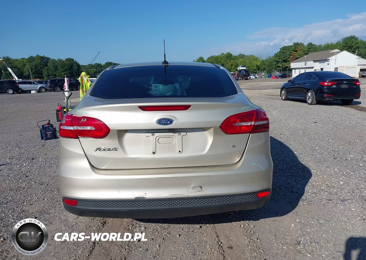 2018 Ford Focus Se VIN:1FADP3F22JL264706 - 16