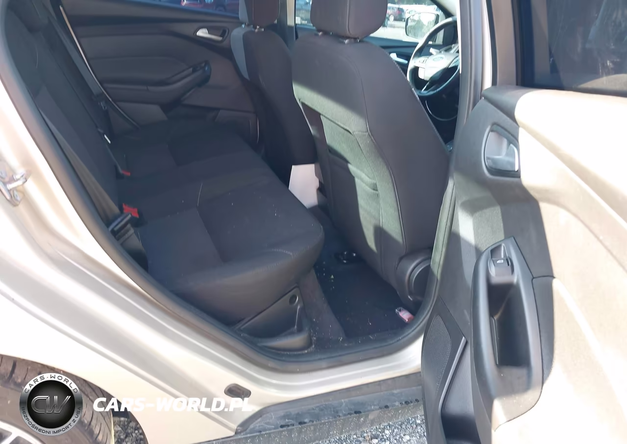 2018 Ford Focus Se VIN:1FADP3F22JL264706 - 8