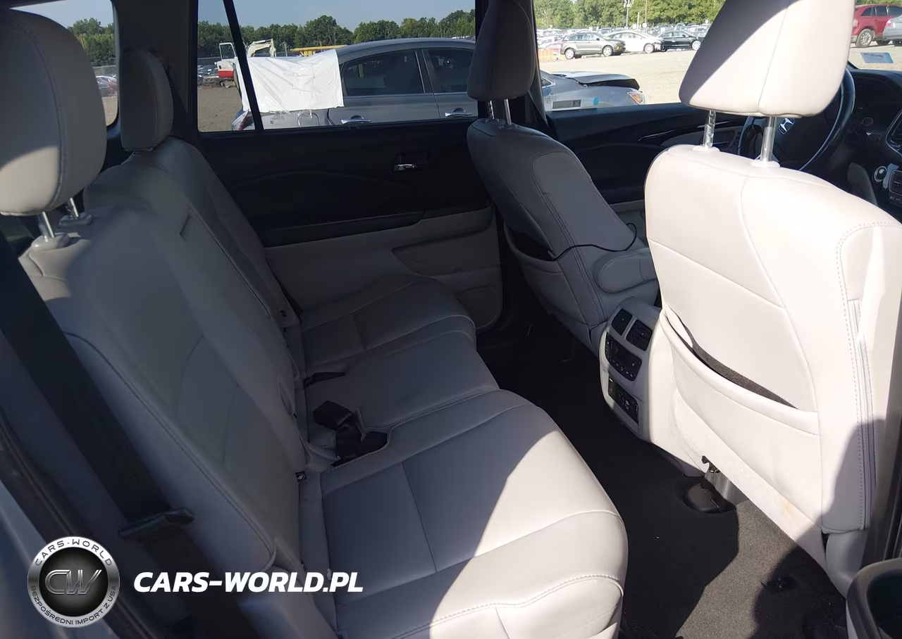 2019 Honda Pilot Touring VIN:5FNYF5H94KB011010 - 8