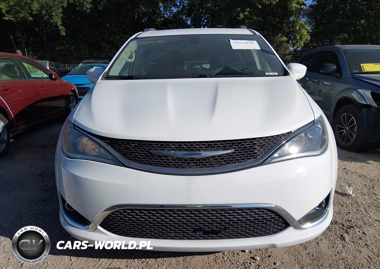 2019 Chrysler Pacifica Touring L VIN:2C4RC1BG7KR593024 - 12