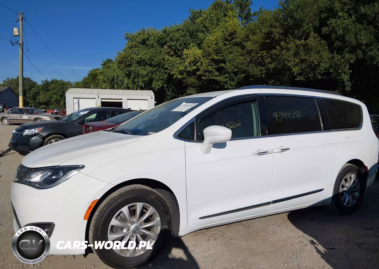 2019 Chrysler Pacifica Touring L VIN:2C4RC1BG7KR593024 - 14