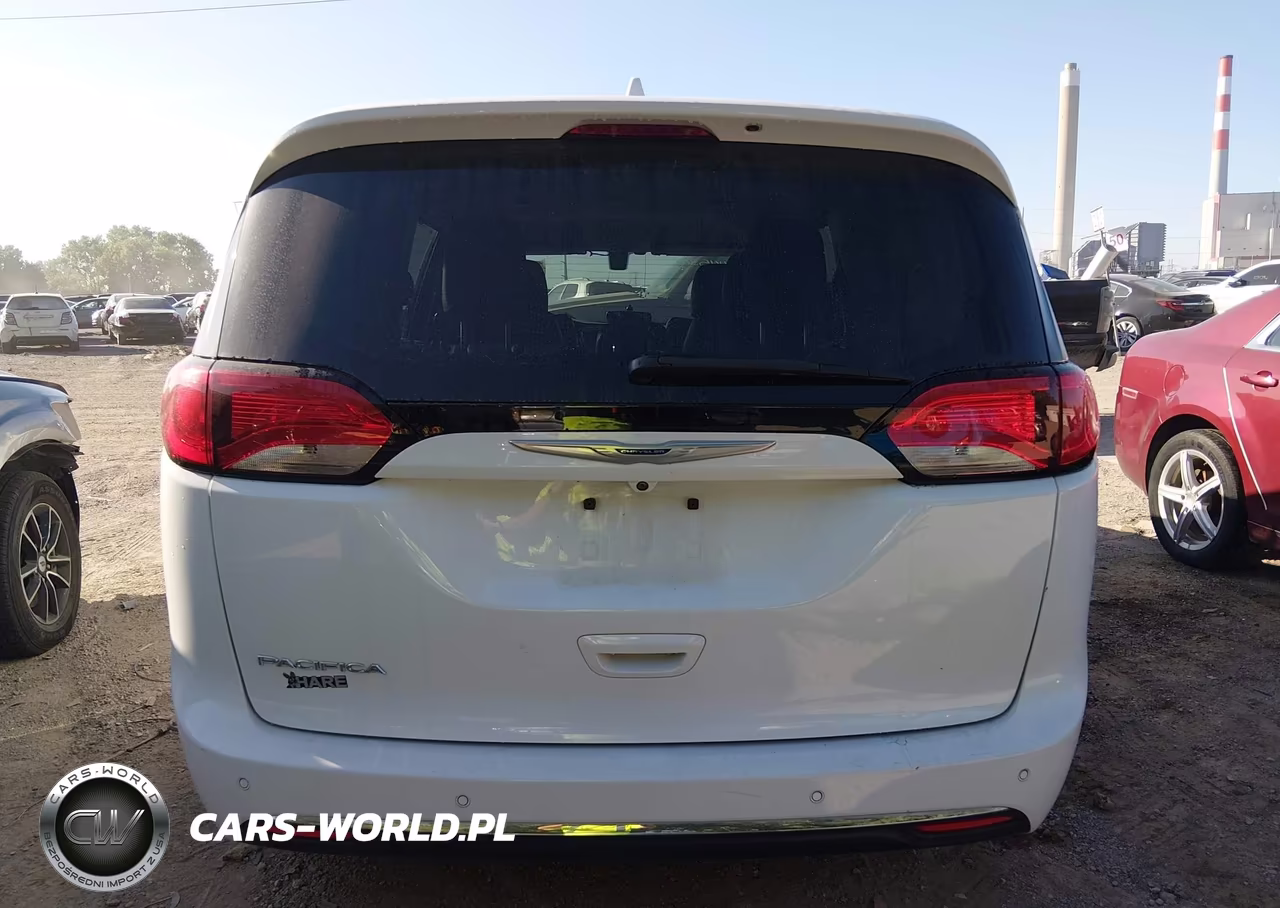 2019 Chrysler Pacifica Touring L VIN:2C4RC1BG7KR593024 - 16