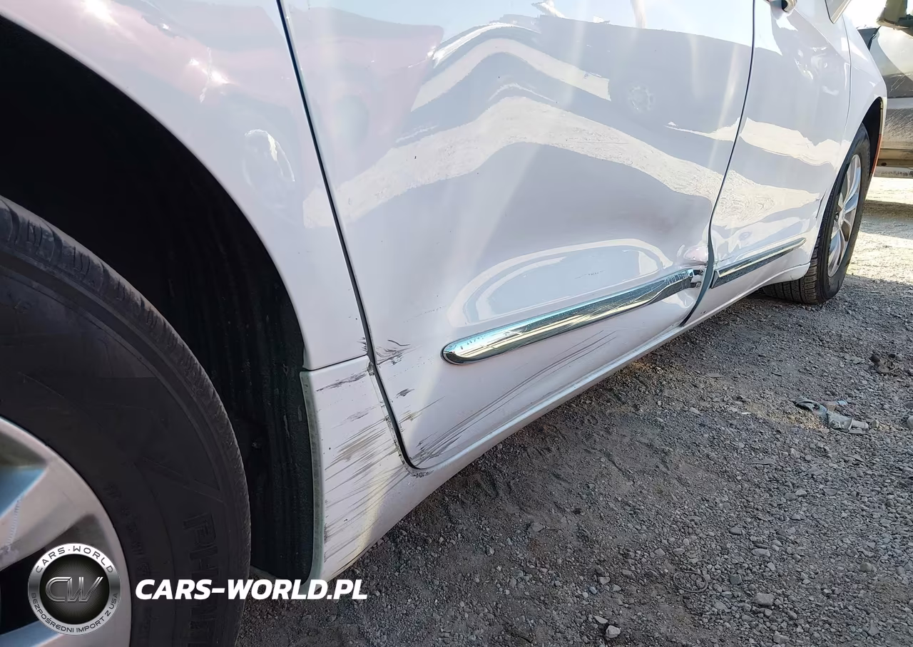 2019 Chrysler Pacifica Touring L VIN:2C4RC1BG7KR593024 - 6