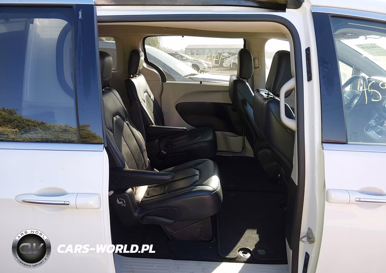 2019 Chrysler Pacifica Touring L VIN:2C4RC1BG7KR593024 - 8