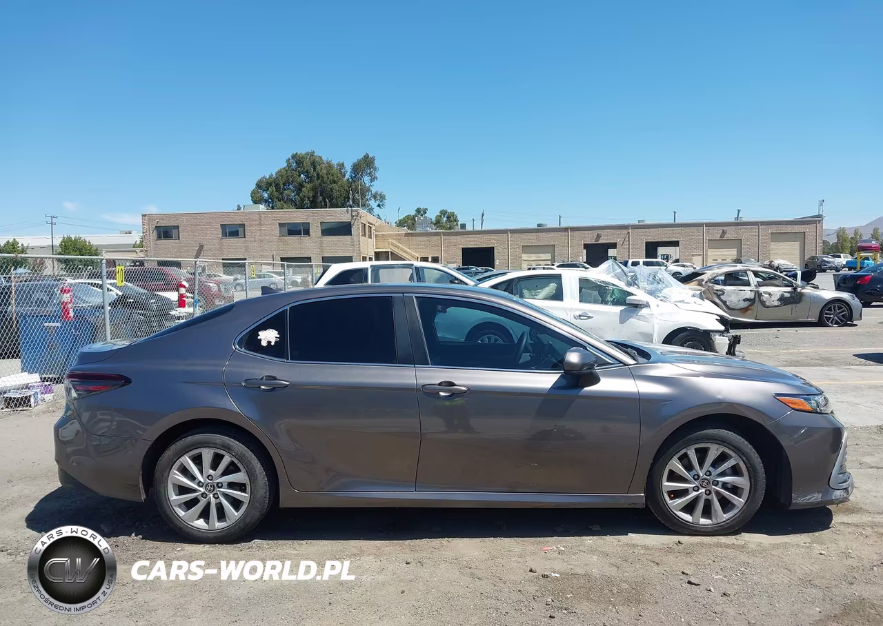 2021 Toyota Camry Le VIN:4T1C11AKXMU436770 - 13