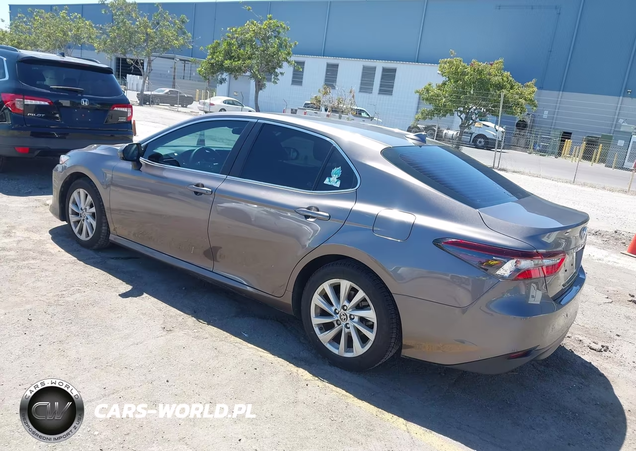 2021 Toyota Camry Le VIN:4T1C11AKXMU436770 - 3
