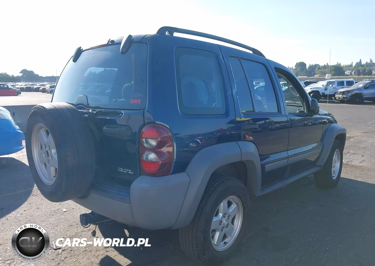 2005 Jeep Liberty Sport VIN:1J4GK48K55W539945 - 4