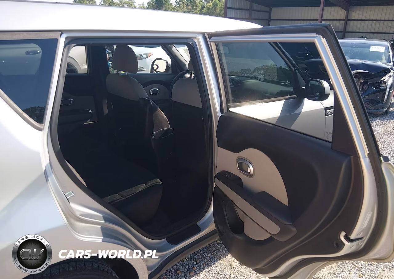2018 Kia Soul VIN:KNDJN2A27J7586707 - 8