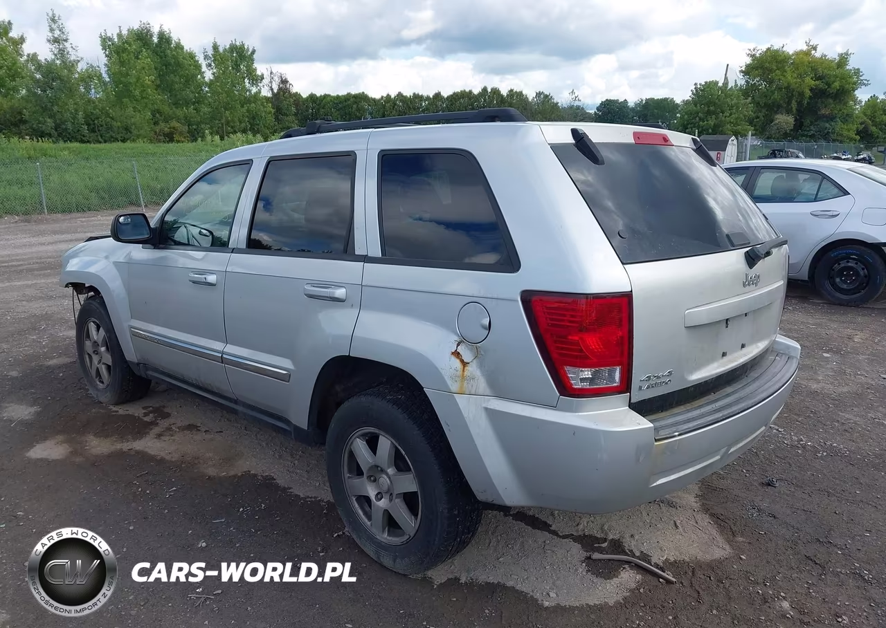 2010 Jeep Grand Cherokee Laredo VIN:1J4PR4GK9AC153974 - 3