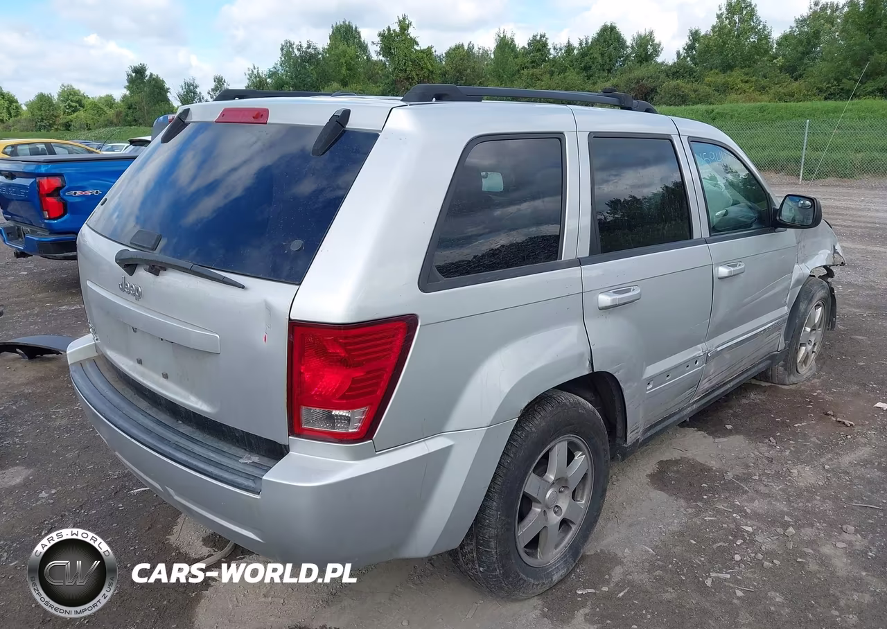 2010 Jeep Grand Cherokee Laredo VIN:1J4PR4GK9AC153974 - 4