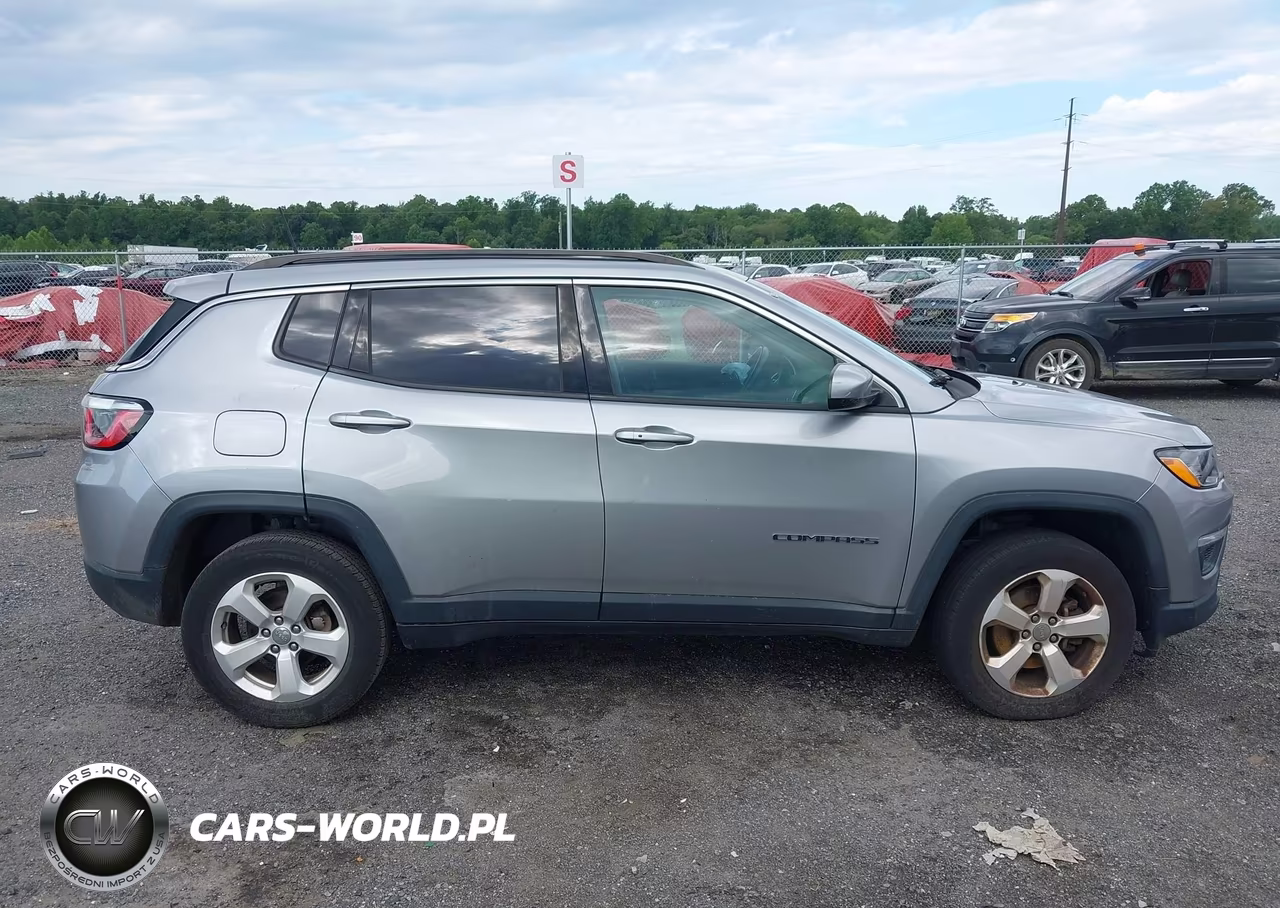 2019 Jeep Compass Latitude 4X4 VIN:3C4NJDBB0KT598895 - 14