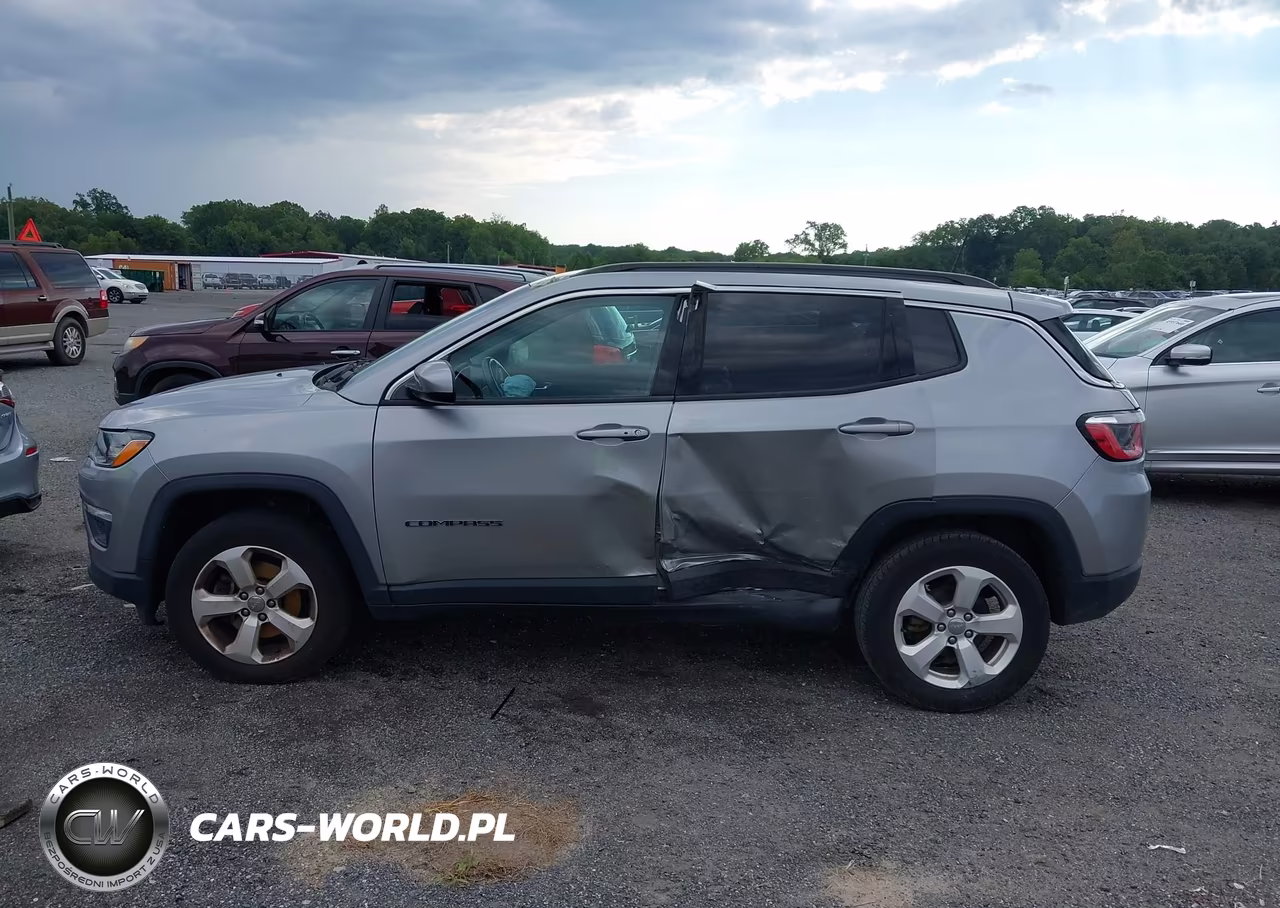 2019 Jeep Compass Latitude 4X4 VIN:3C4NJDBB0KT598895 - 15