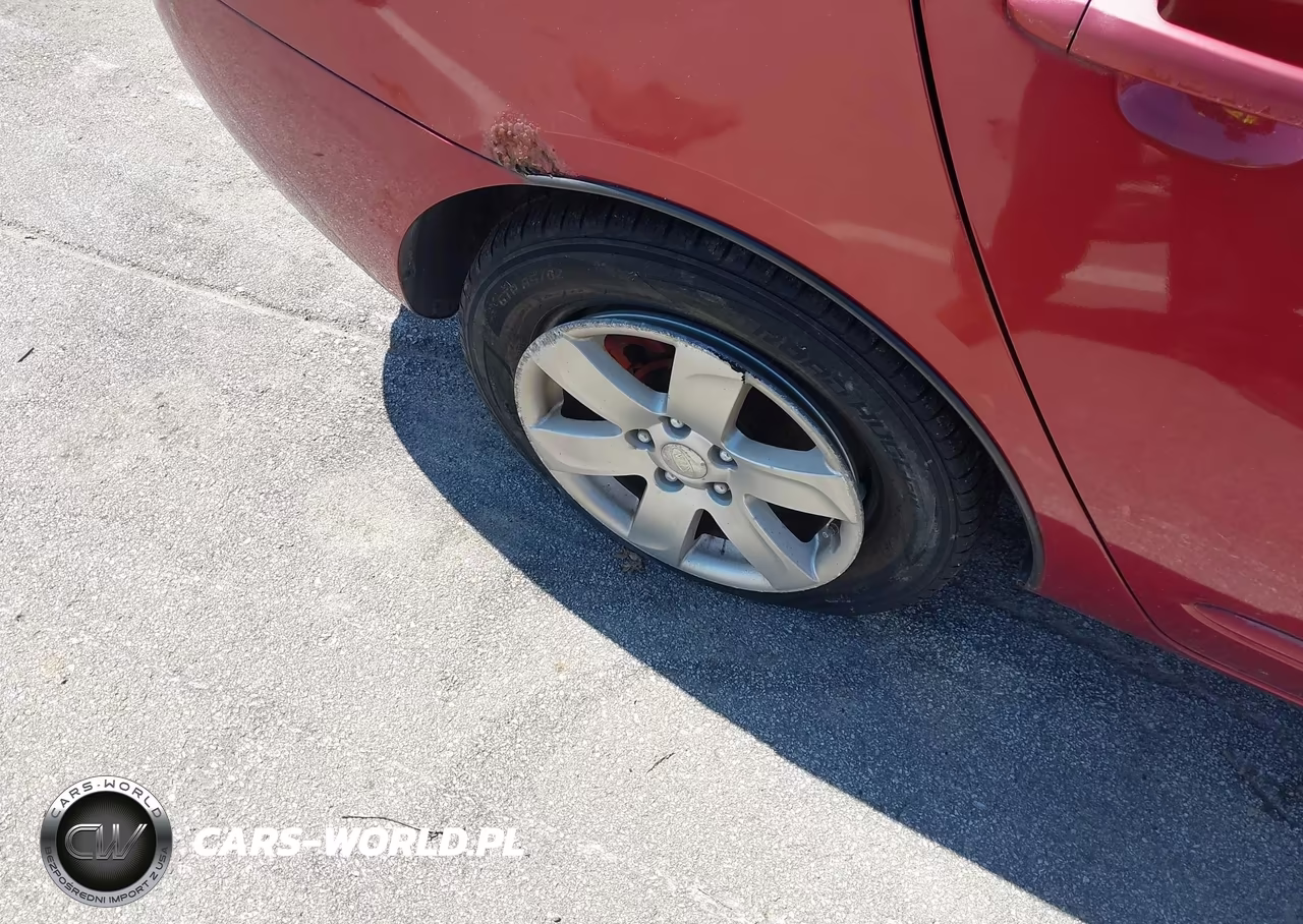 2007 Kia Rondo Lx VIN:KNAFG525177080077 - 17