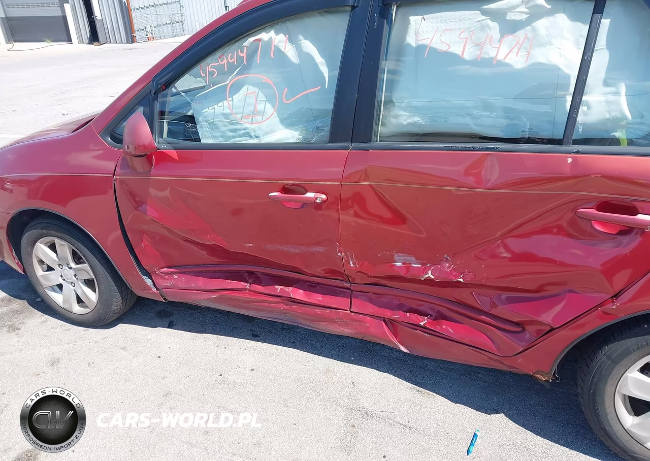 2007 Kia Rondo Lx VIN:KNAFG525177080077 - 6