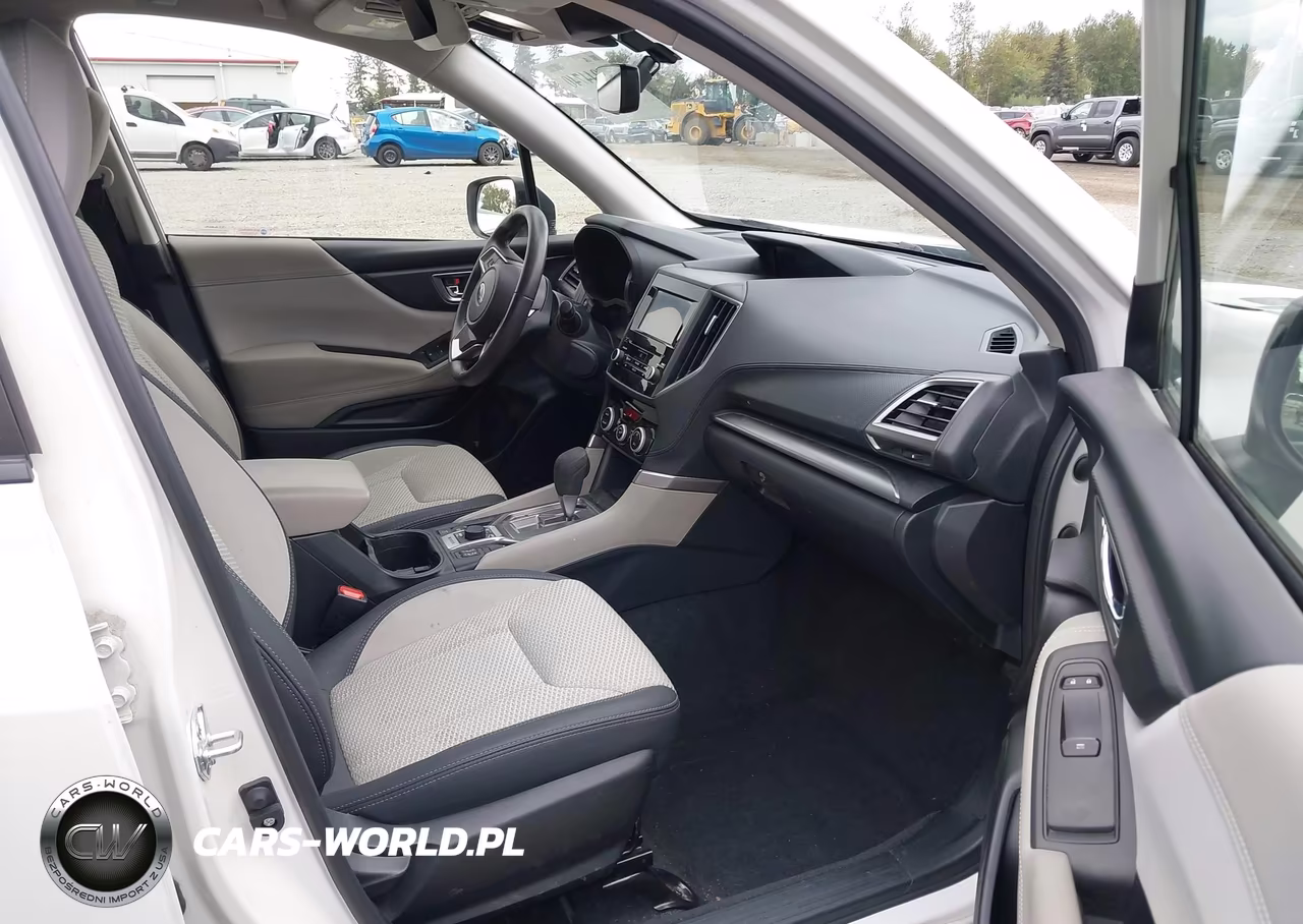 2023 Subaru Forester Premium VIN:JF2SKAEC2PH501352 - 17