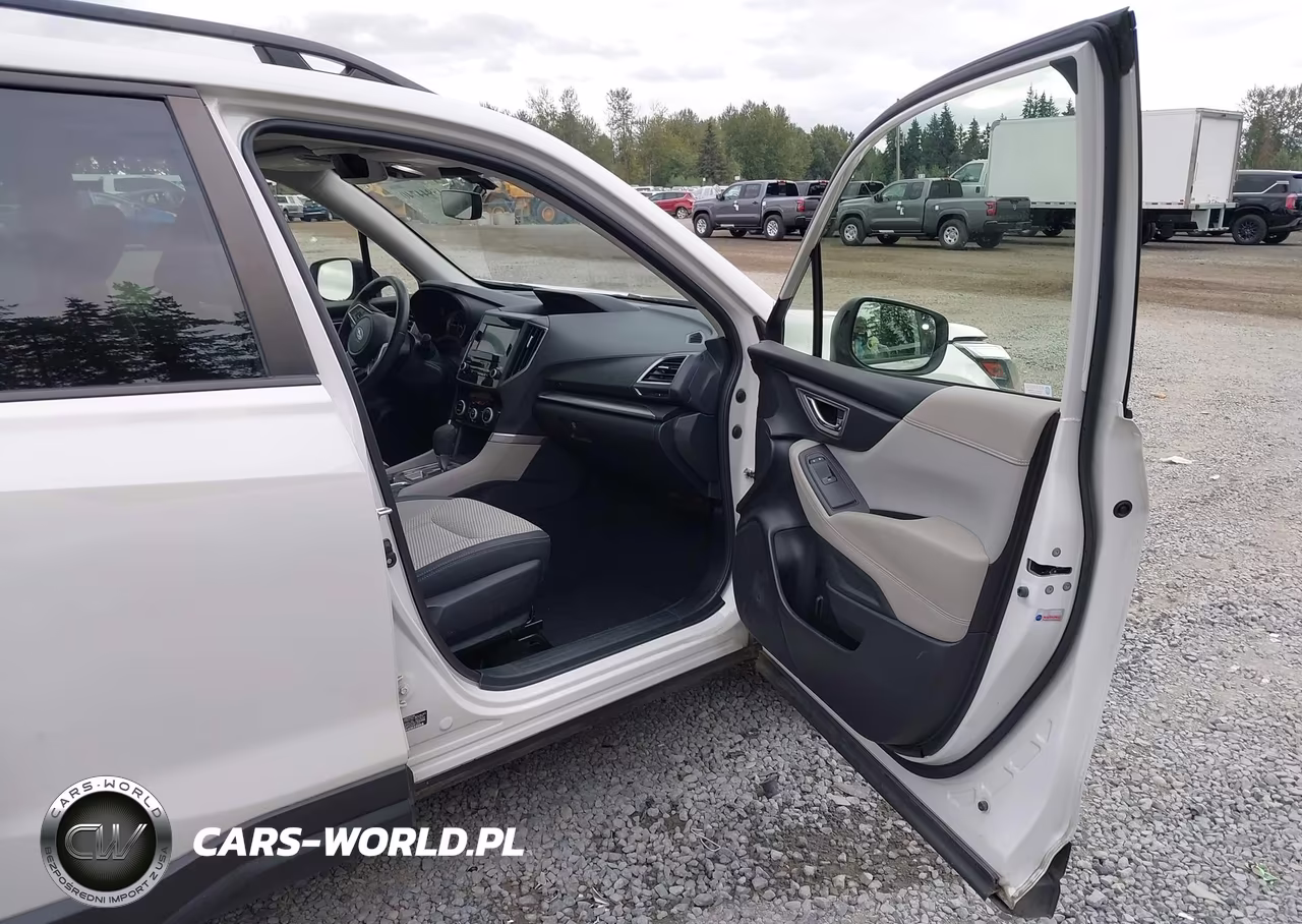 2023 Subaru Forester Premium VIN:JF2SKAEC2PH501352 - 5
