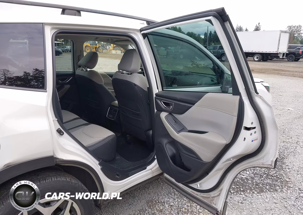 2023 Subaru Forester Premium VIN:JF2SKAEC2PH501352 - 8