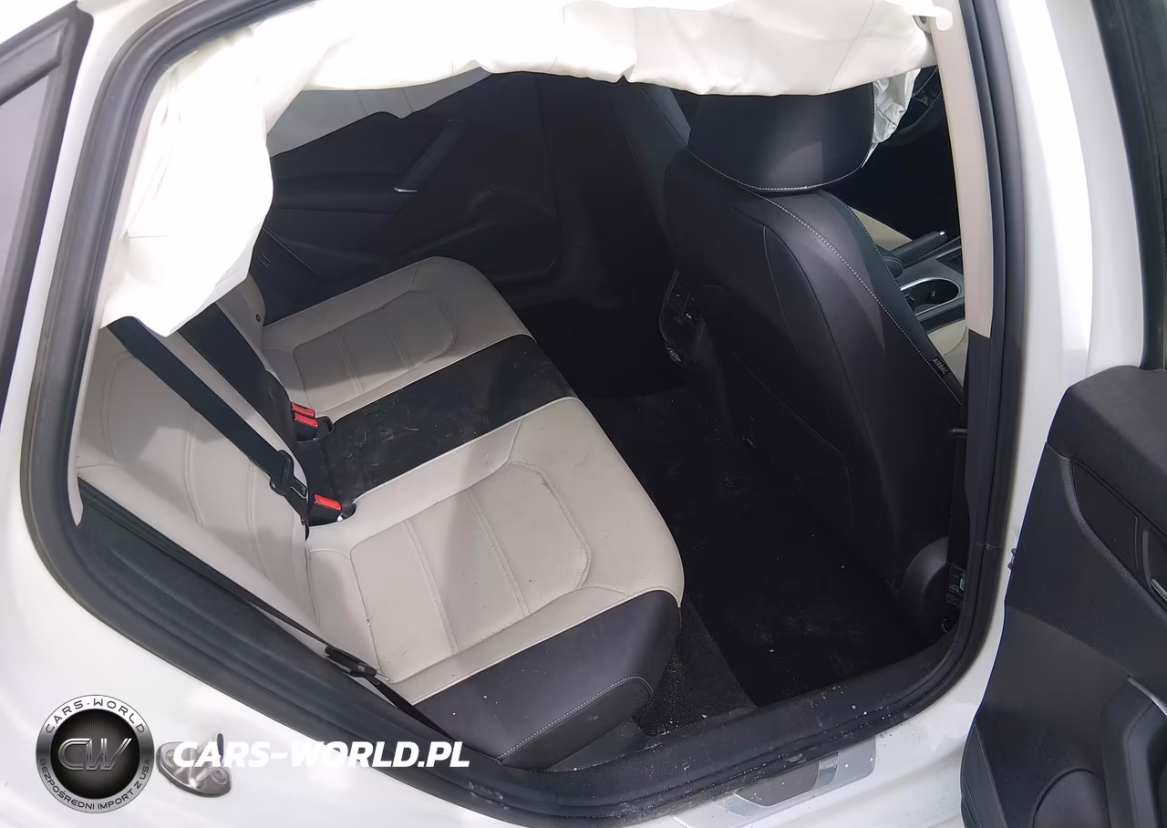 2020 Volkswagen Passat 2.0T R-Line VIN:1VWMA7A3XLC023110 - 8