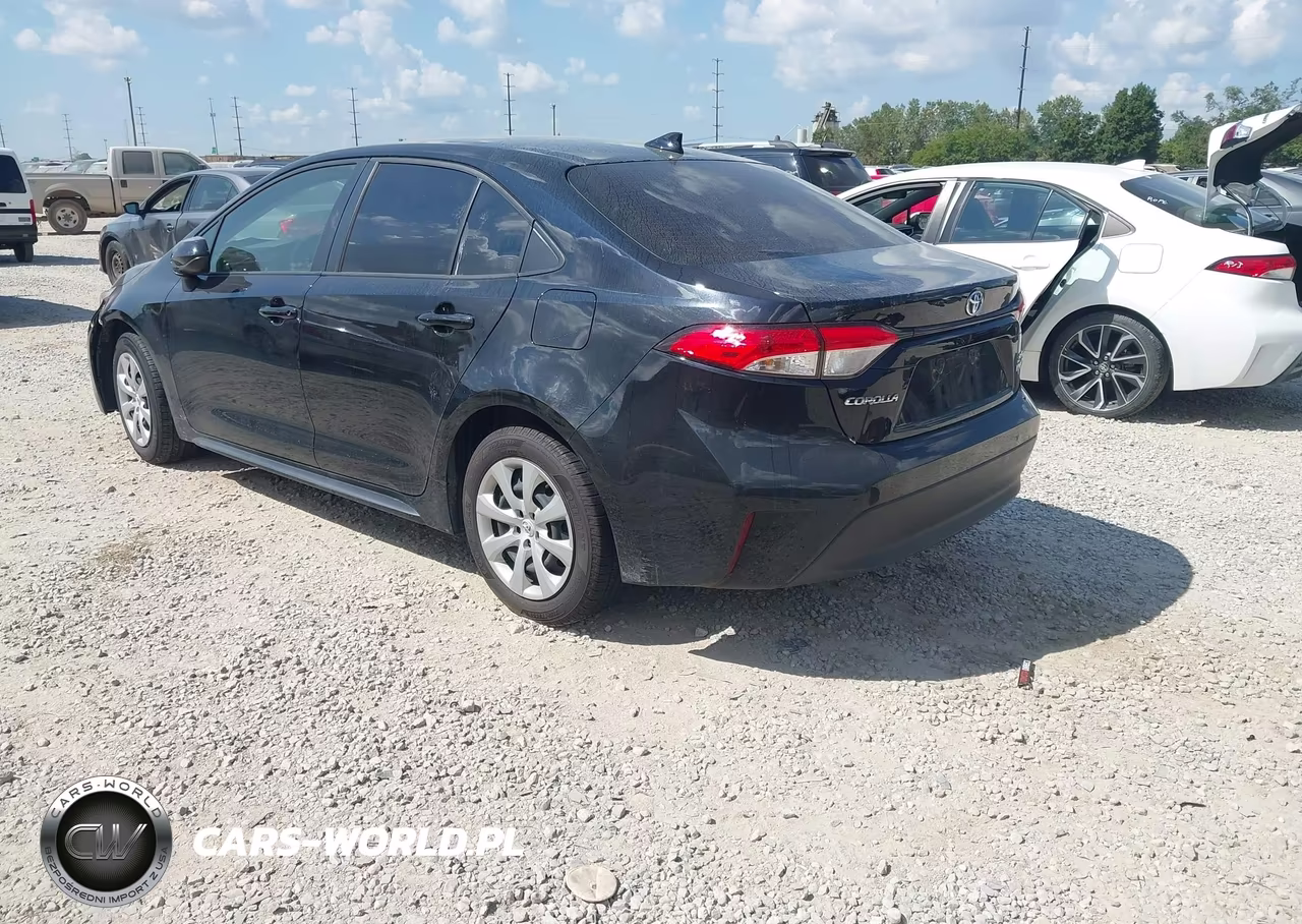 2024 Toyota Corolla Hybrid Le VIN:JTDBCMFE3R3038103 - 3