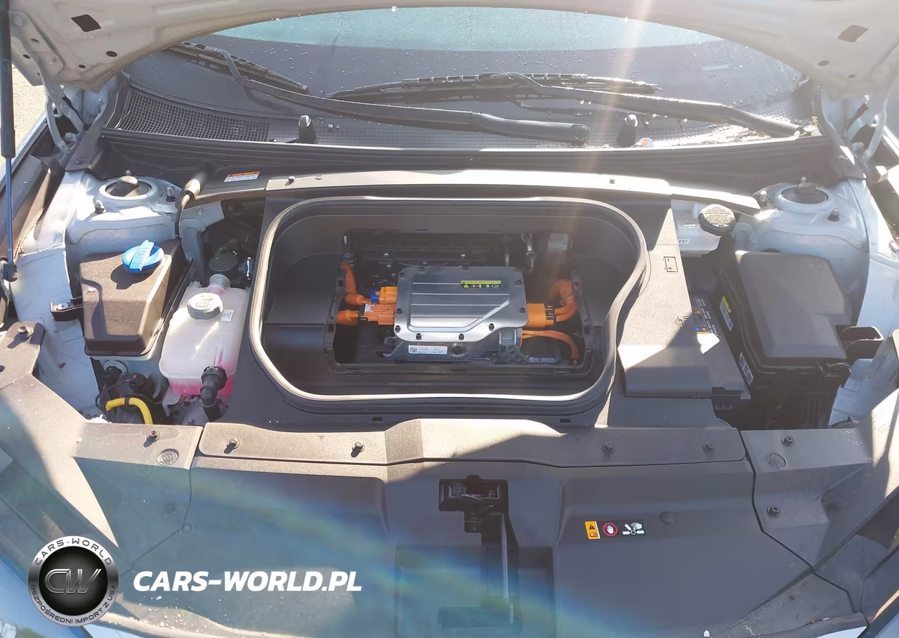 2023 Hyundai Ioniq 6 Limited VIN:KMHM54AC3PA031813 - 10