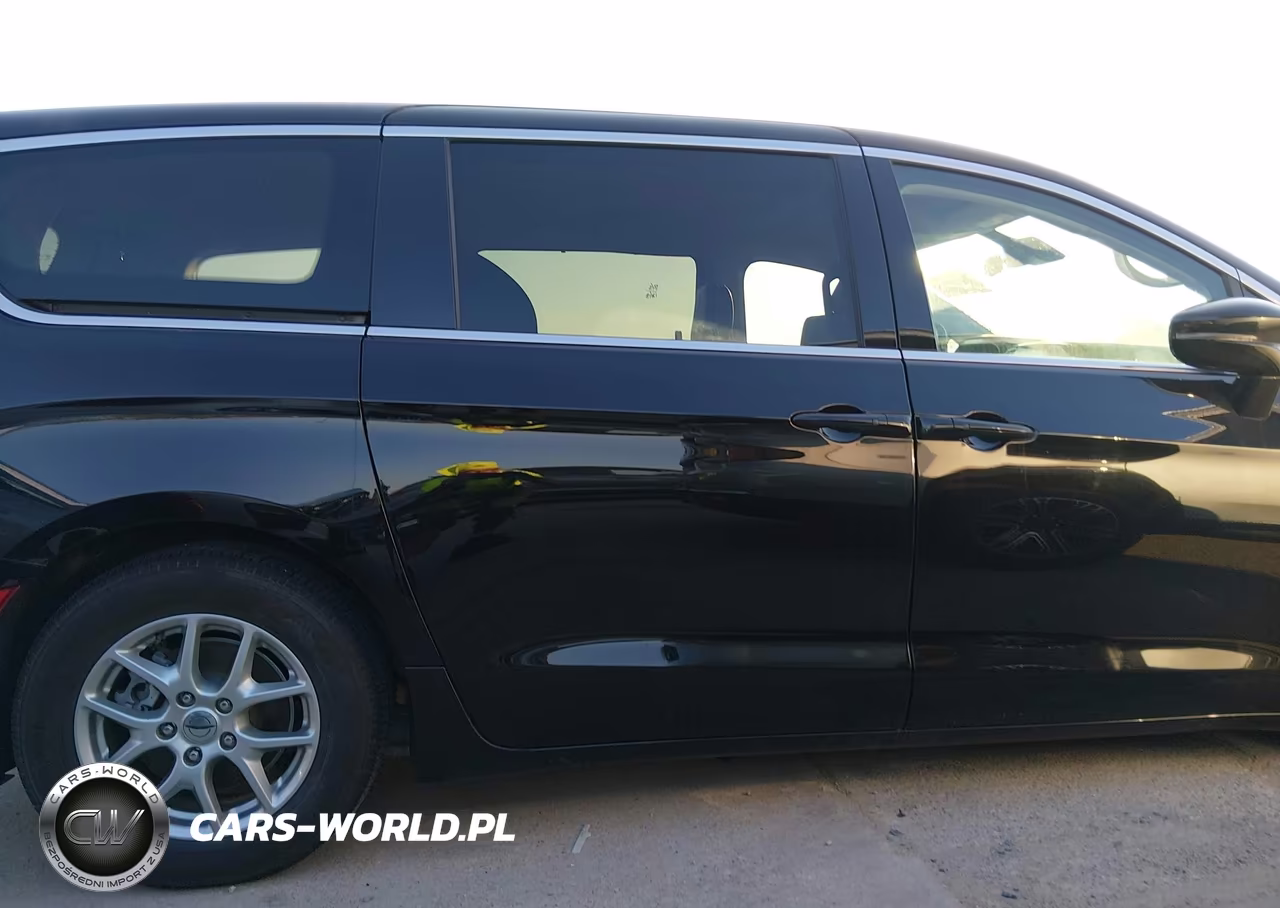 2024 Chrysler Pacifica Touring L VIN:2C4RC1BG6RR172972 - 13