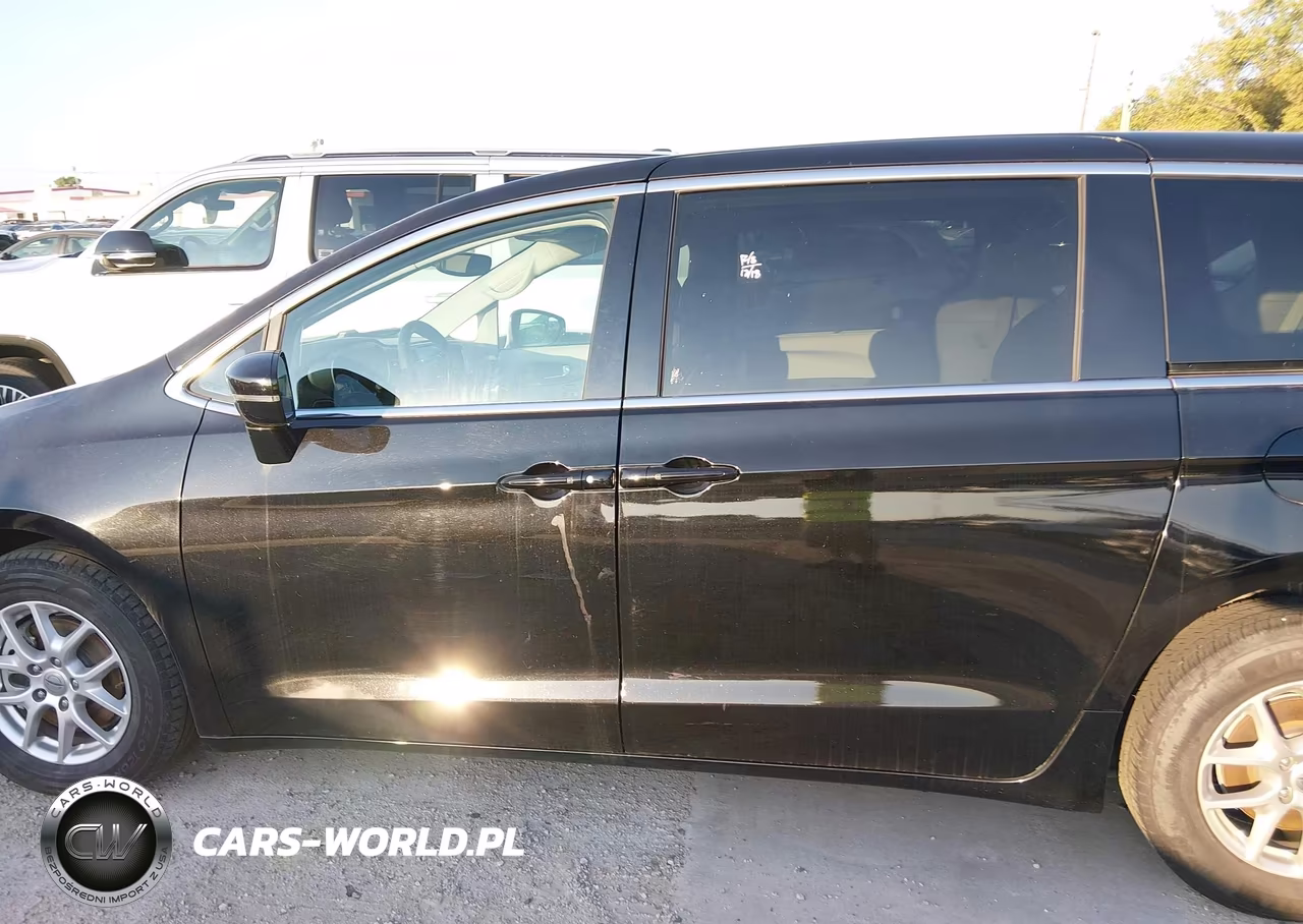 2024 Chrysler Pacifica Touring L VIN:2C4RC1BG6RR172972 - 14