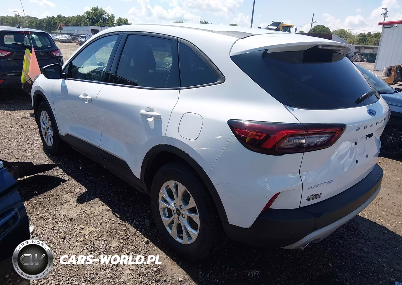 2026 Ford Escape Active VIN:1FMCU9GNXTUA23656 - 3