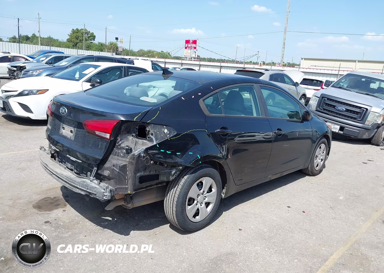 2017 Kia Forte Lx VIN:3KPFL4A73HE099632 - 4