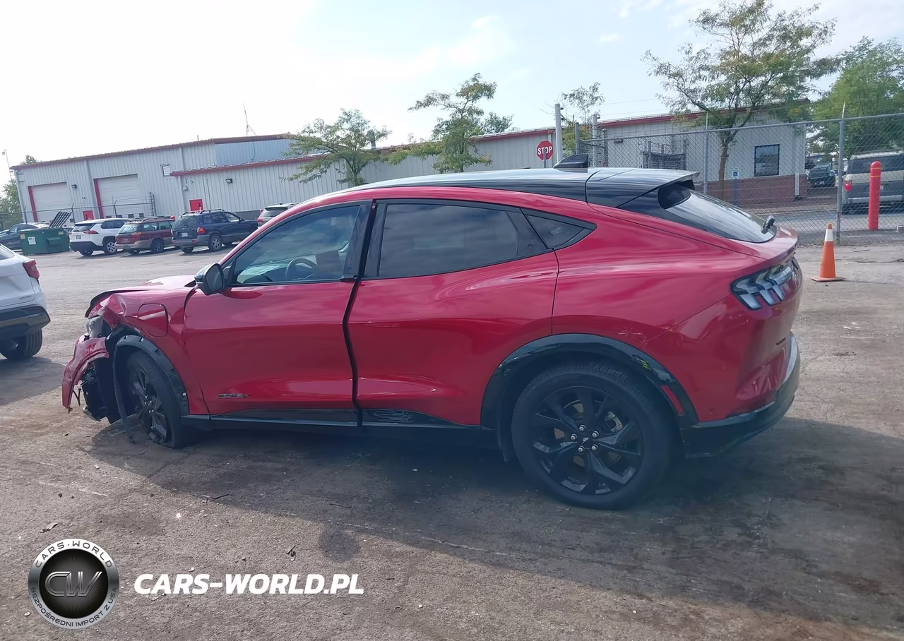 2023 Ford Mustang Mach-E Premium VIN:3FMTK3SU4PMA67647 - 15