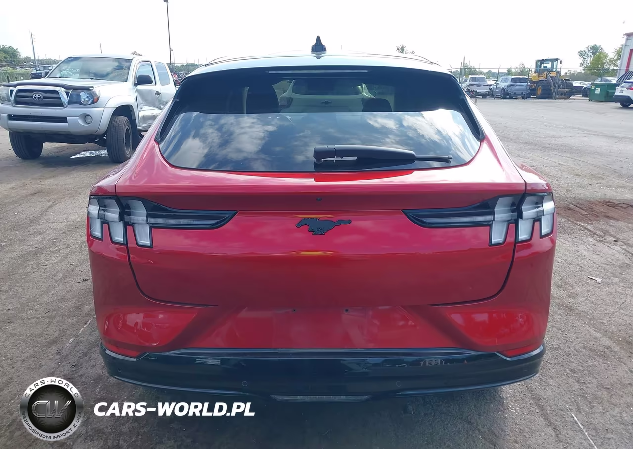 2023 Ford Mustang Mach-E Premium VIN:3FMTK3SU4PMA67647 - 17