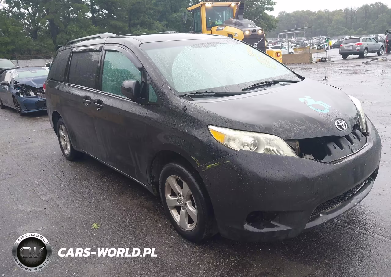 2014 Toyota Sienna Le V6 8 Passenger VIN:5TDKK3DC8ES452954 - 1