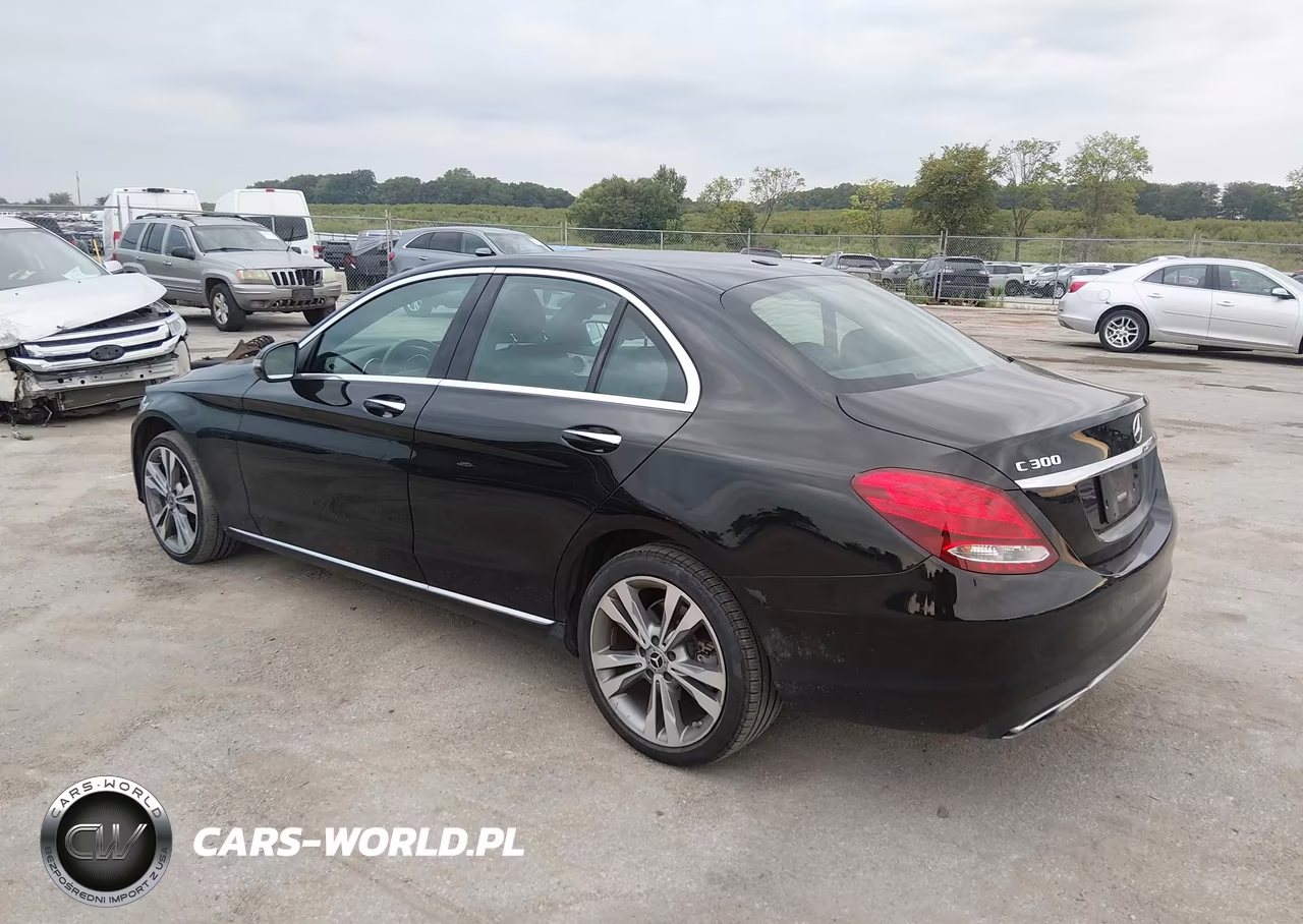 2018 Mercedes-Benz C 300 4Matic VIN:55SWF4KB0JU252671 - 3