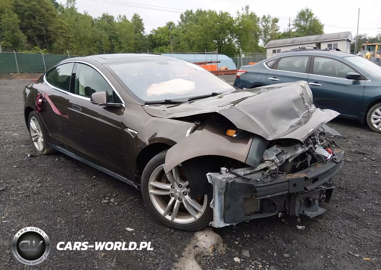 2014 Tesla Model S P85 – zdjęcie 1 z 17