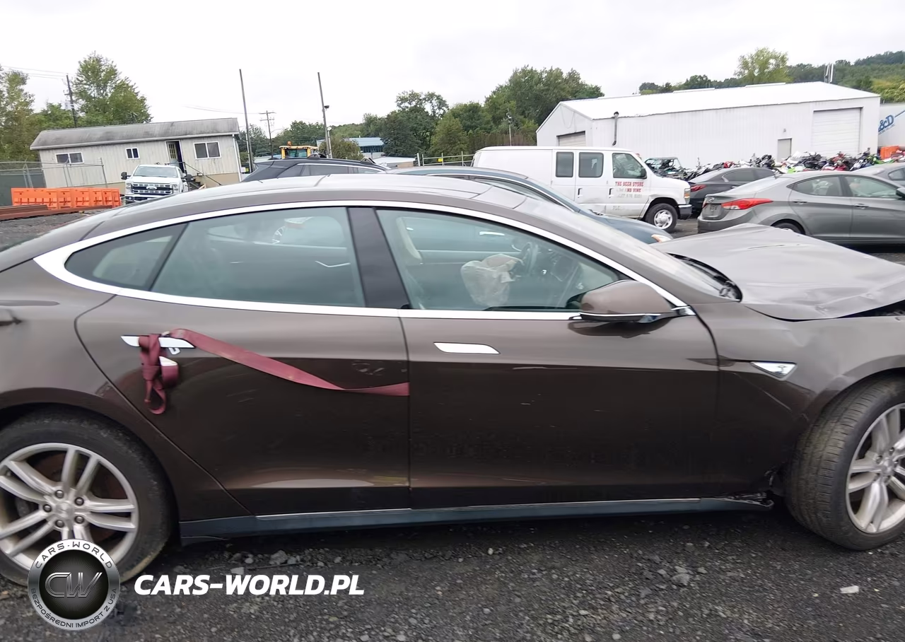 2014 Tesla Model S P85 VIN:5YJSA1H15EFP43707 - 12