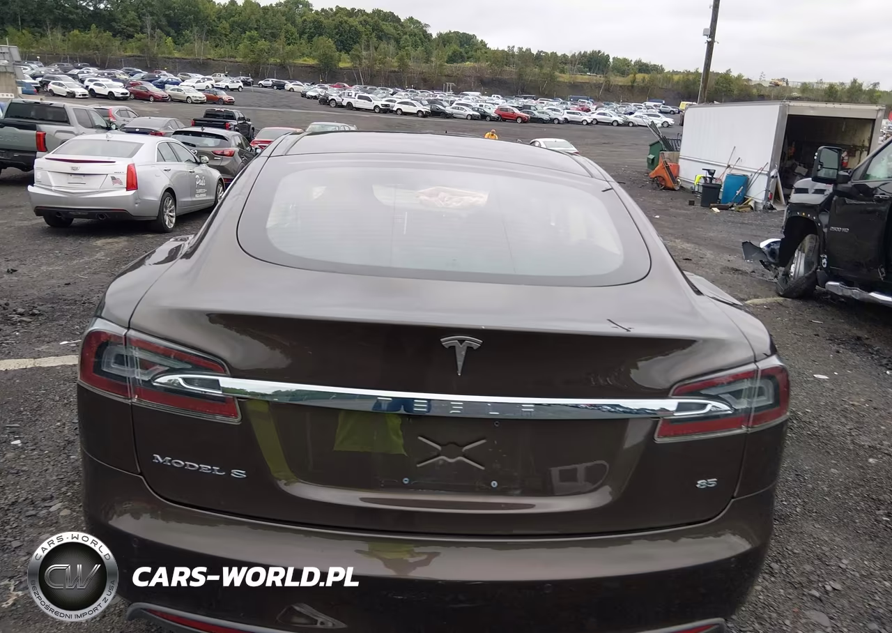 2014 Tesla Model S P85 VIN:5YJSA1H15EFP43707 - 15