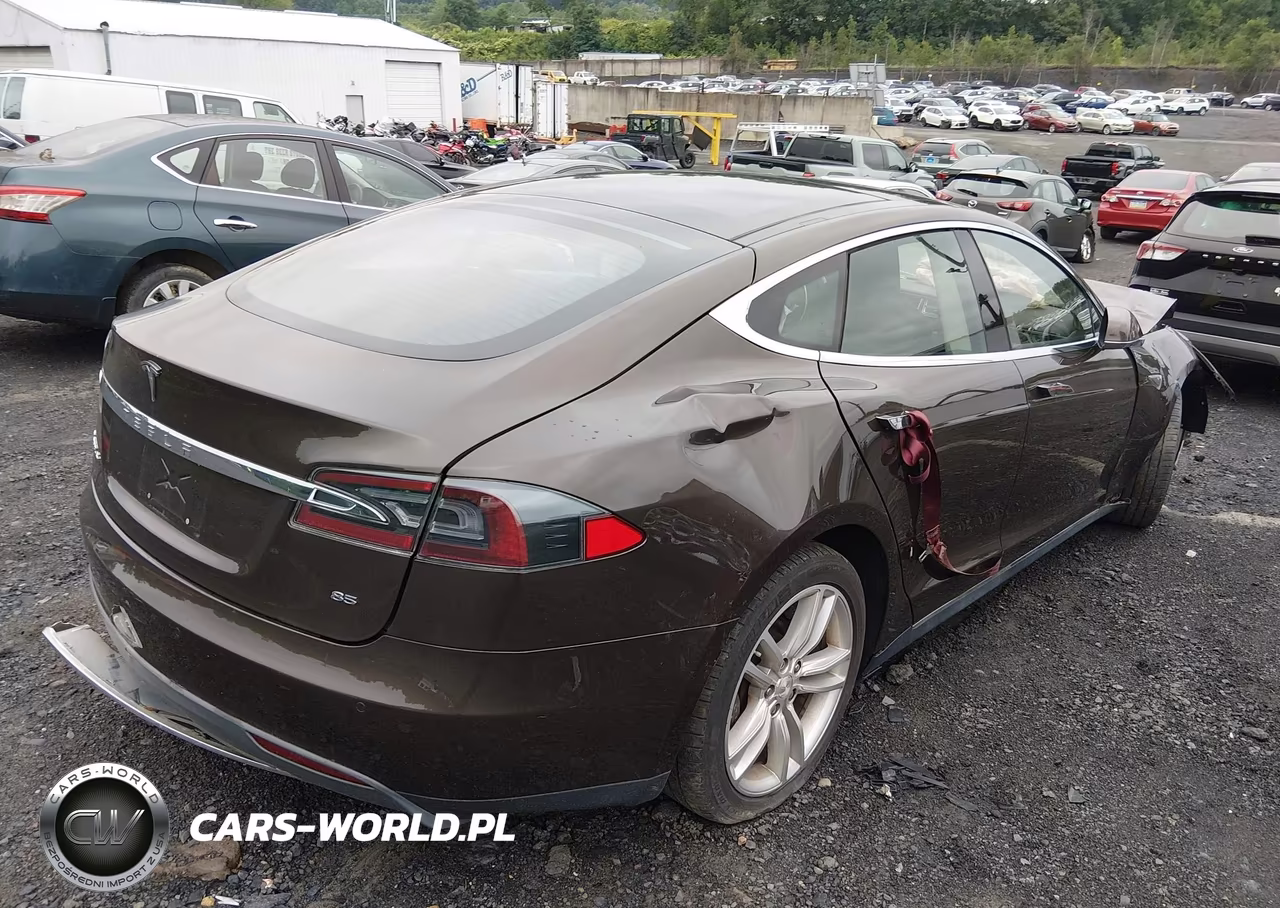 2014 Tesla Model S P85 VIN:5YJSA1H15EFP43707 - 4