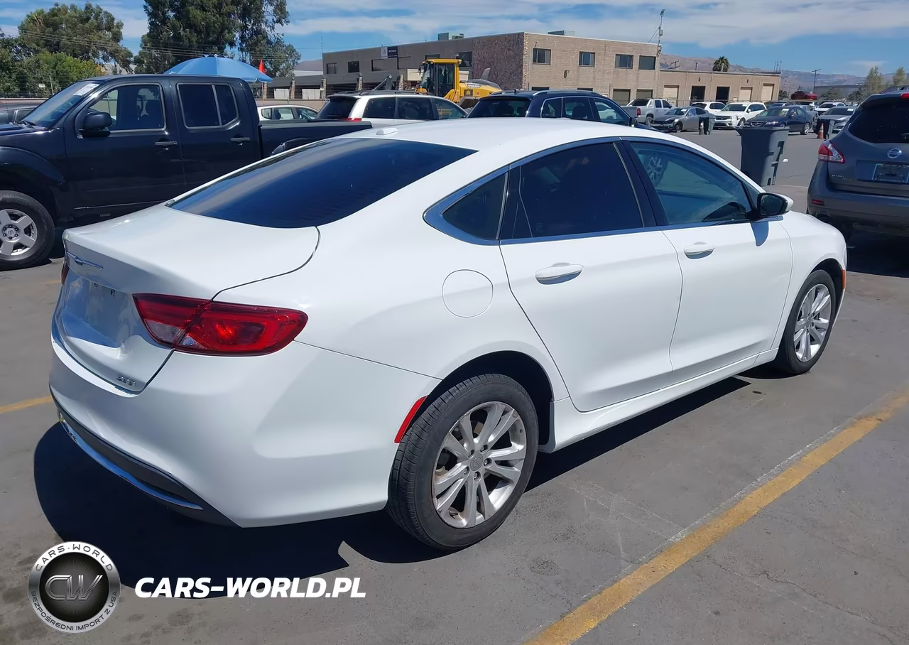 2015 Chrysler 200 Limited VIN:1C3CCCAB7FN688441 - 4