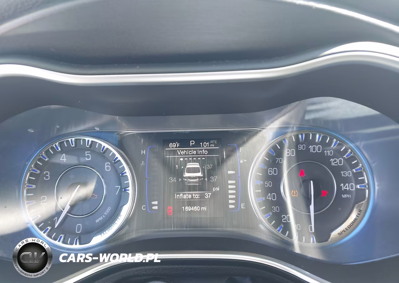 2015 Chrysler 200 Limited VIN:1C3CCCAB7FN688441 - 7