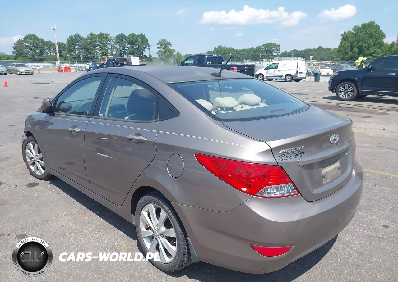 2013 Hyundai Accent Gls VIN:KMHCU4AE8DU441260 - 3