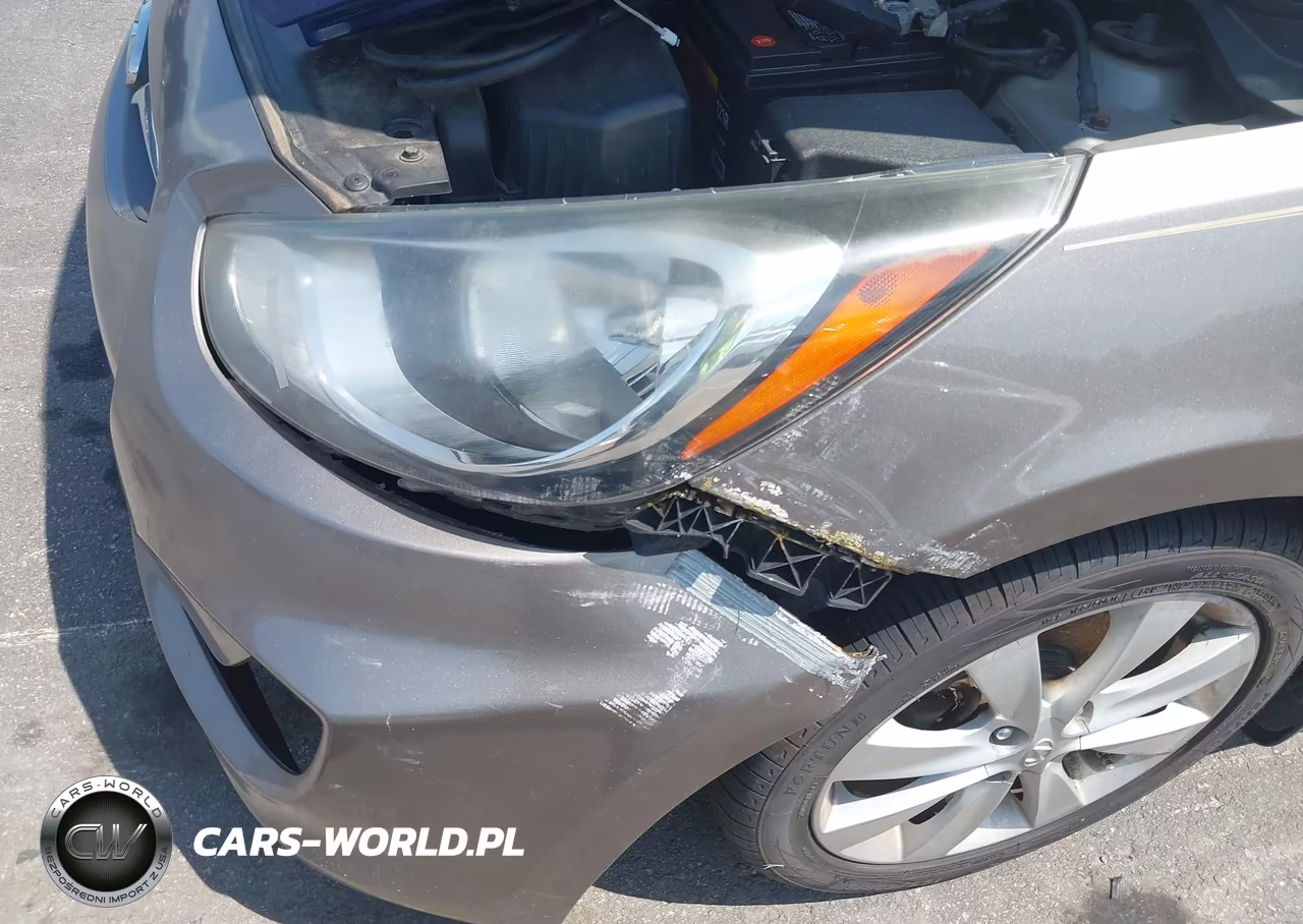 2013 Hyundai Accent Gls VIN:KMHCU4AE8DU441260 - 6