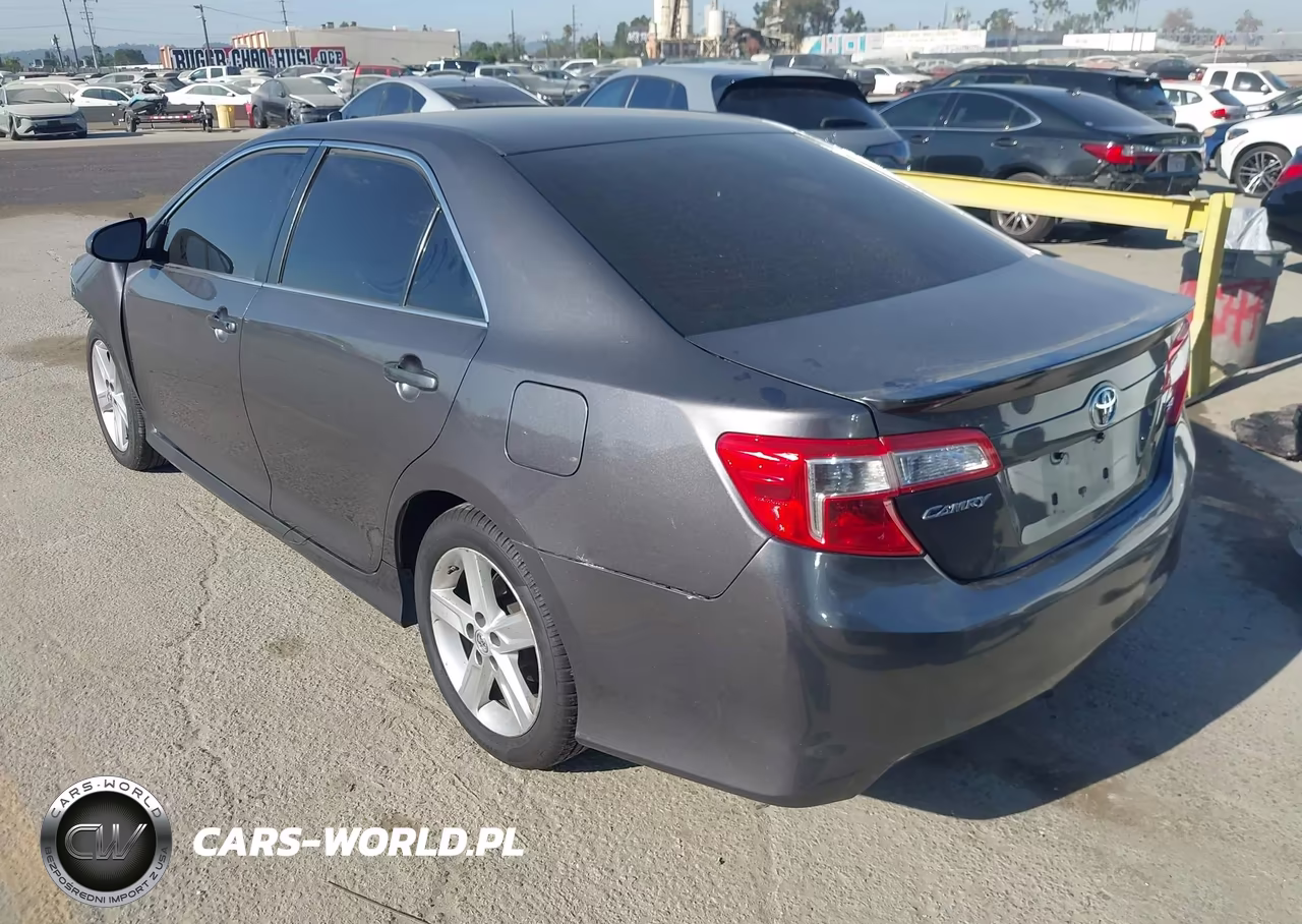 2014 Toyota Camry Se VIN:4T1BF1FK3EU853073 - 3