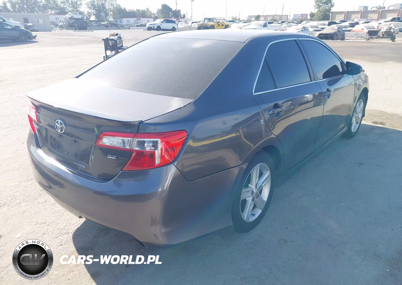 2014 Toyota Camry Se VIN:4T1BF1FK3EU853073 - 4