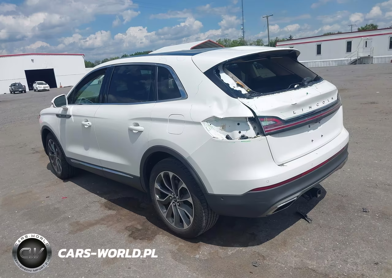 2021 Lincoln Nautilus Reserve VIN:2LMPJ6K90MBL18070 - 3
