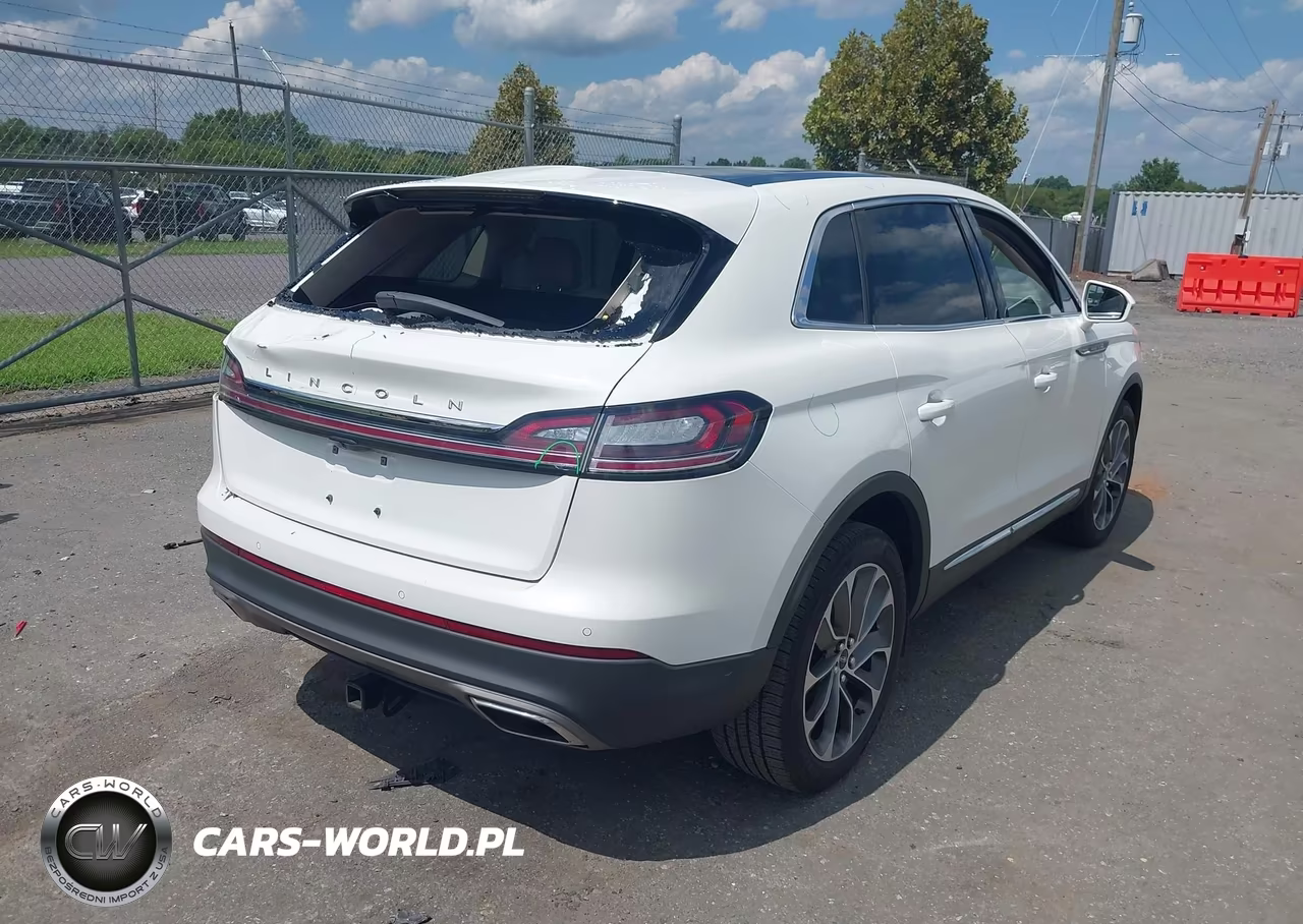 2021 Lincoln Nautilus Reserve VIN:2LMPJ6K90MBL18070 - 4