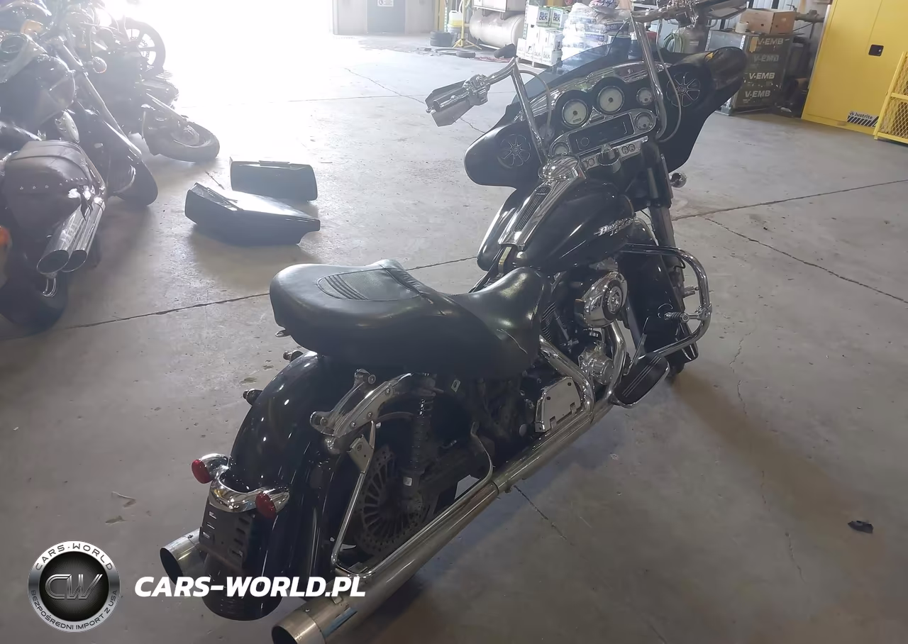 2010 Harley-Davidson Flhx VIN:1HD1KB413AB613375 - 4