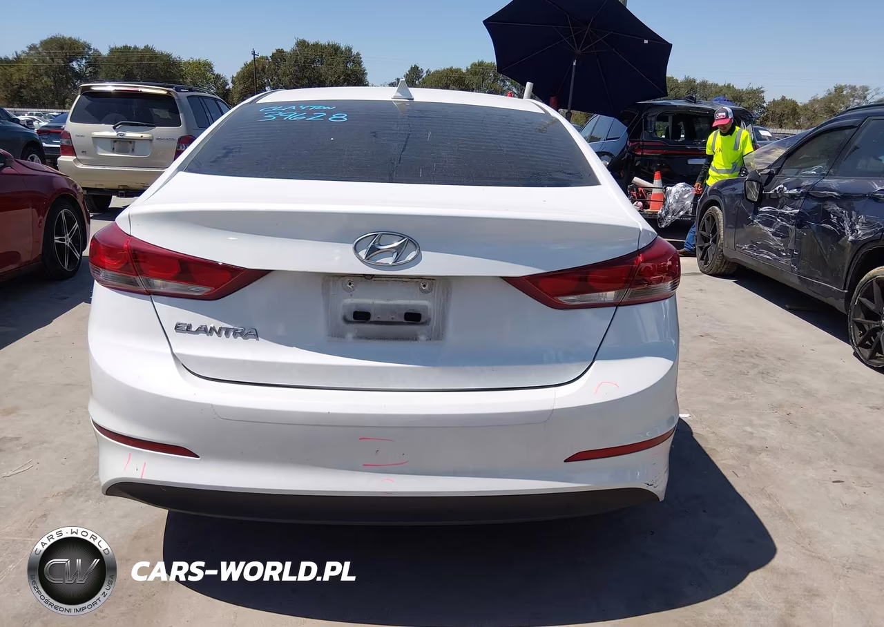 2018 Hyundai Elantra Value Edition VIN:5NPD84LF5JH261551 - 17